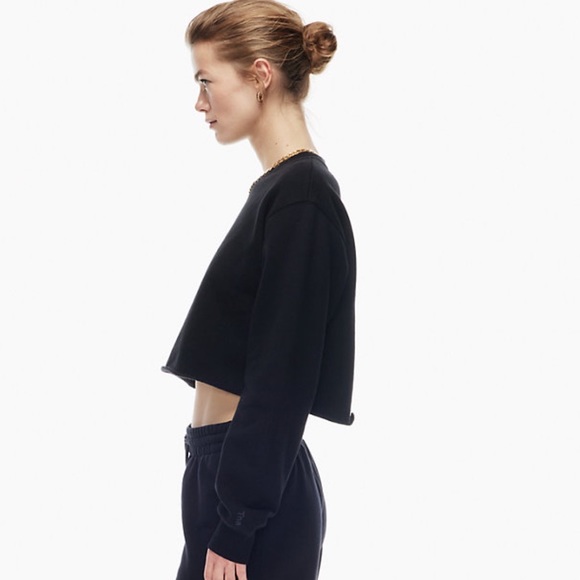 Black crop Aritzia sweater - Picture 2 of 3